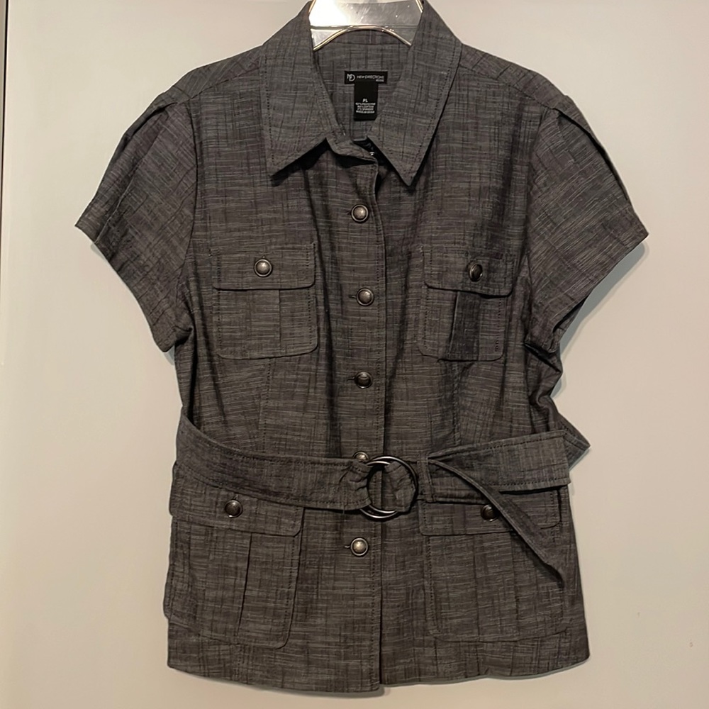 New Directions size Petite Large short sleeve gray jacket with belted waist